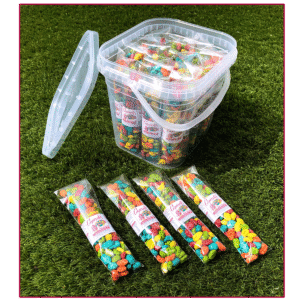 Cubo de 24 Bolsas de 95gr de cacahuetes garrapiñados de colores
